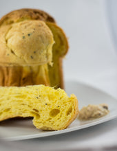 Carica l'immagine nel visualizzatore di Gallery, Panettone tartufo