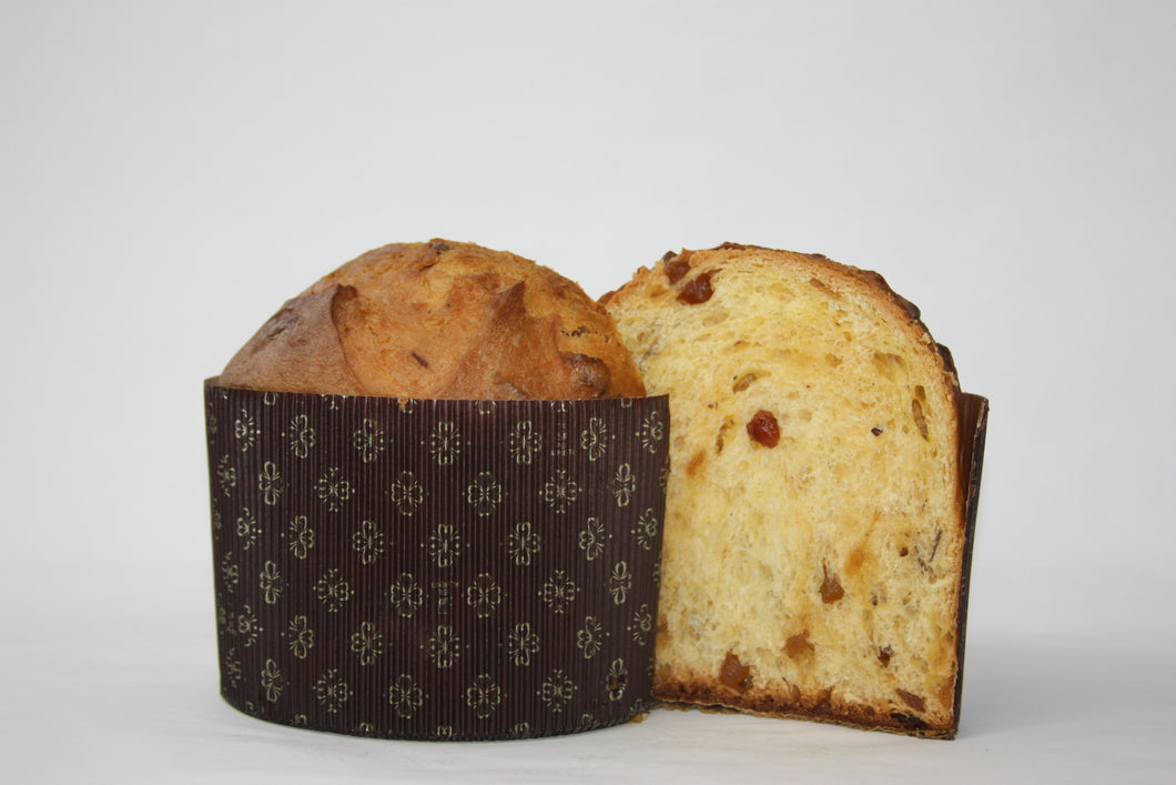 Panettone with apple and cinnamon