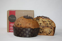 Load image into Gallery viewer, Panettone with chocolate and raspberries 
