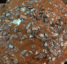 Charger l'image dans la galerie, Panettone al cioccolato e crema di nocciole
